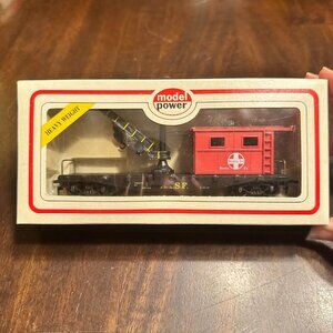 Model Power HO Scale 40 Work Caboose With Crane & Tool Boxes